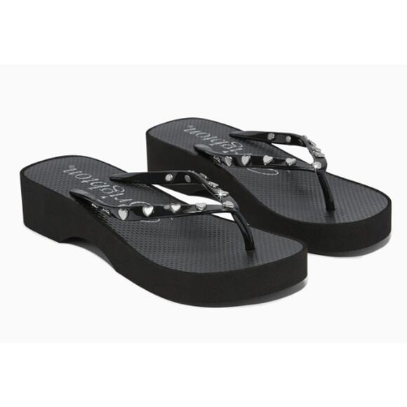 Brighton Flirty Platform Flip Flops Womens size 8 Black with Silver Brave Hearts - Picture 2 of 11